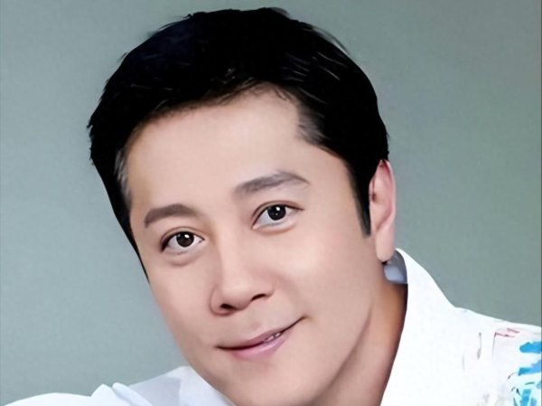 兴盛网 蔡国庆真的很幸福！妻子漂亮有钱还“不爱露面”，俩儿子也很优秀